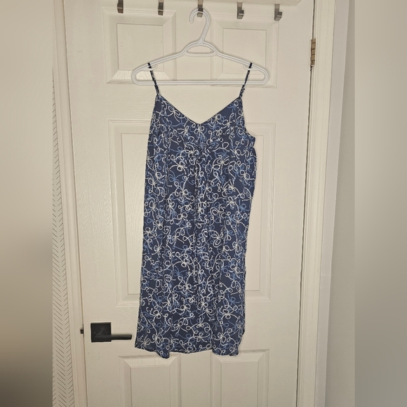 Elegant Blue Floral Dress - Picture 2 of 3